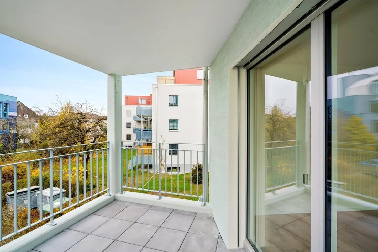 Appartement moderne 2 pièces dans un nouveau bâtiment près de la gare de Dübendorf - Photo 8 sur 10