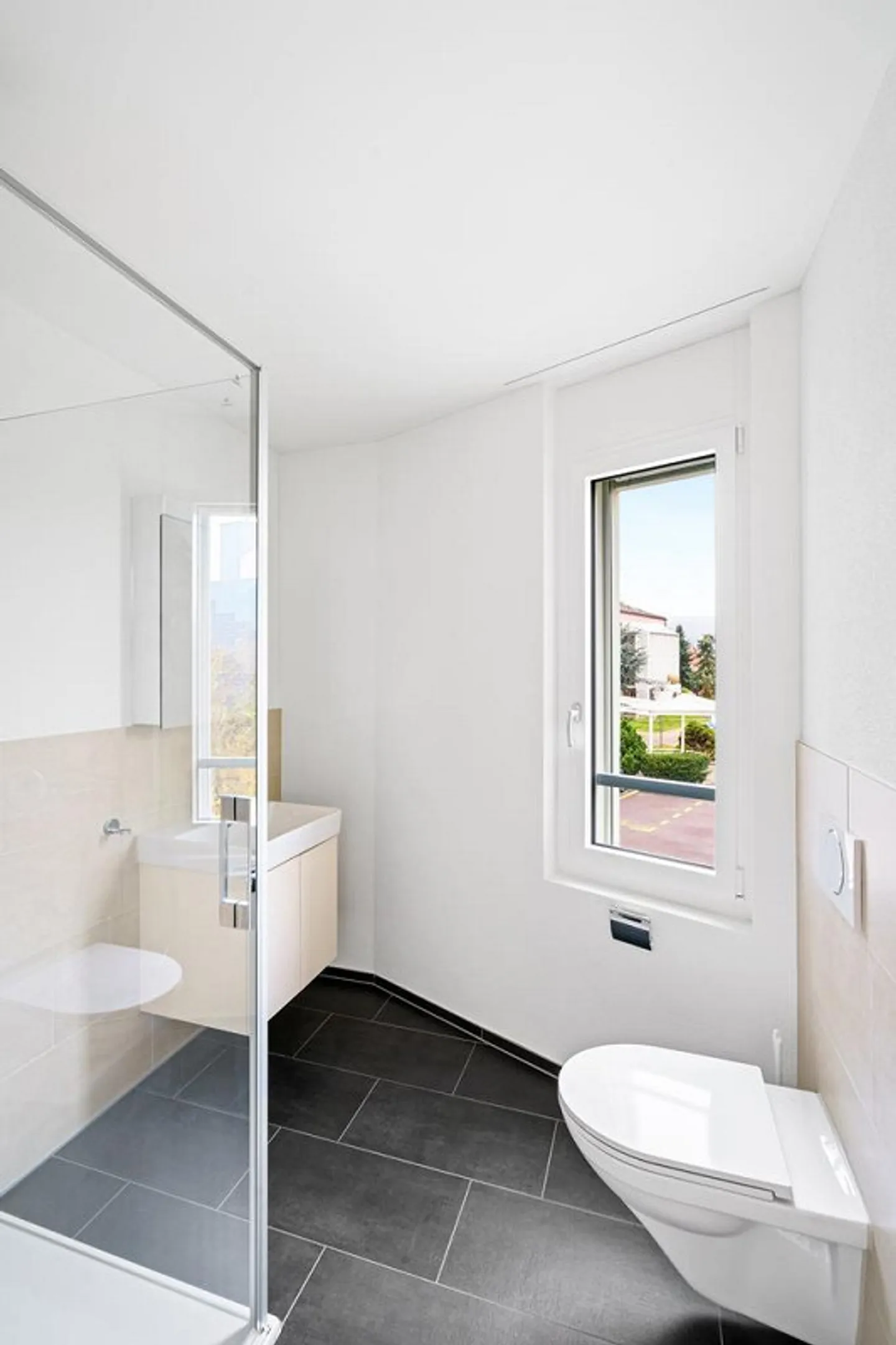 Appartement moderne 2 pièces dans un nouveau bâtiment près de la gare de Dübendorf - Photo 9 sur 10