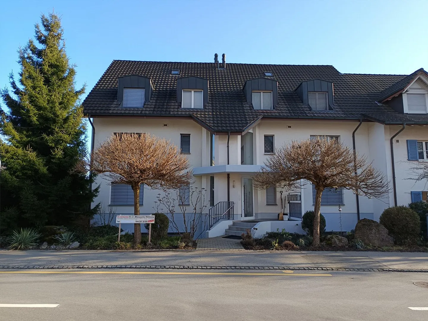 Beautiful, bright 5.5-room maisonette loft apartment with winter garden + Säntis view - Photo 1 of 21