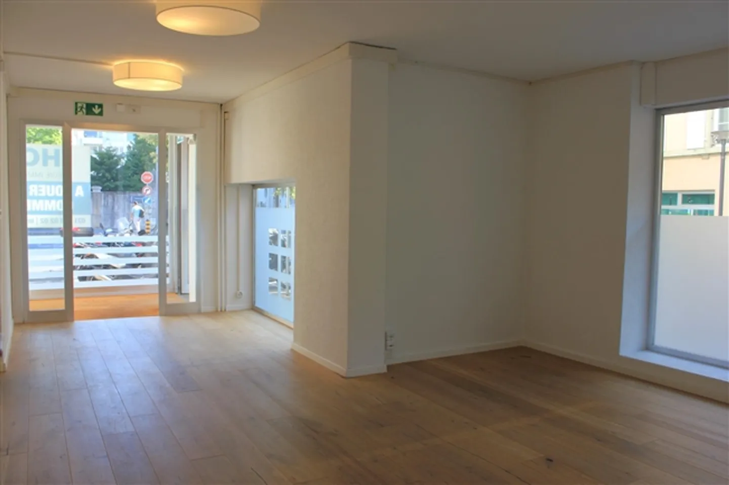 Commercial premises with windows in the center of Morges - approx. 83m2 - Photo 1 of 7