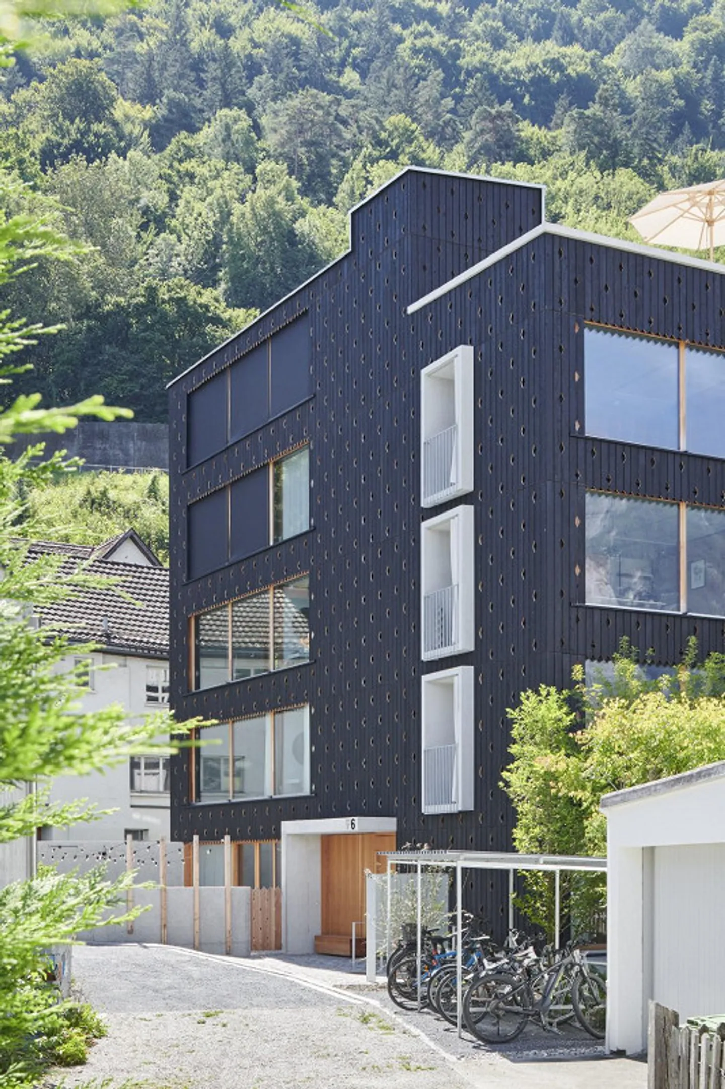 Appartamenti monolocali con villa in comune - Foto 3 di 9