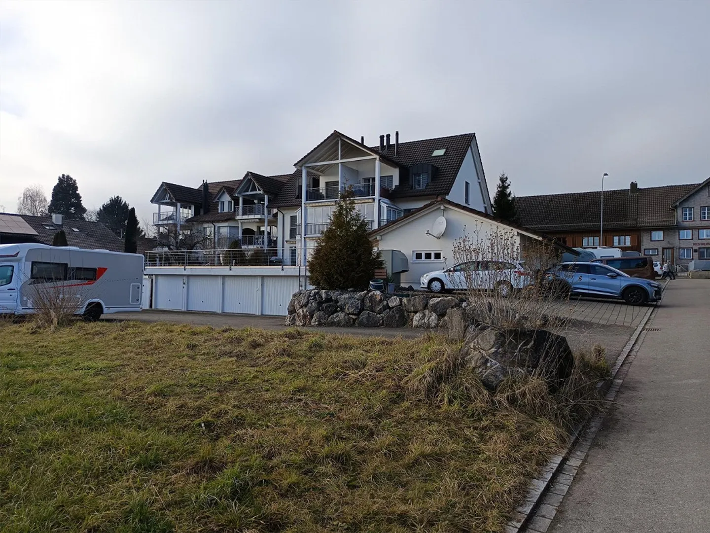 Beautiful, bright 5.5-room maisonette loft apartment with winter garden + Säntis view - Photo 3 of 21
