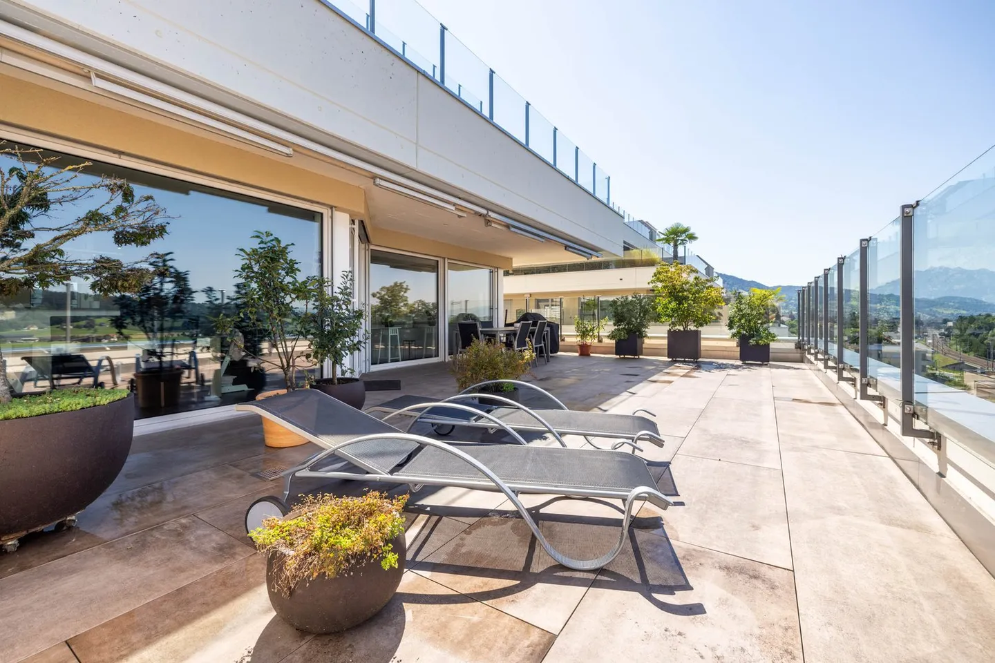 Sonnige Terrassenwohnung mit Panorama auf den Pilatus - Foto 1 von 7