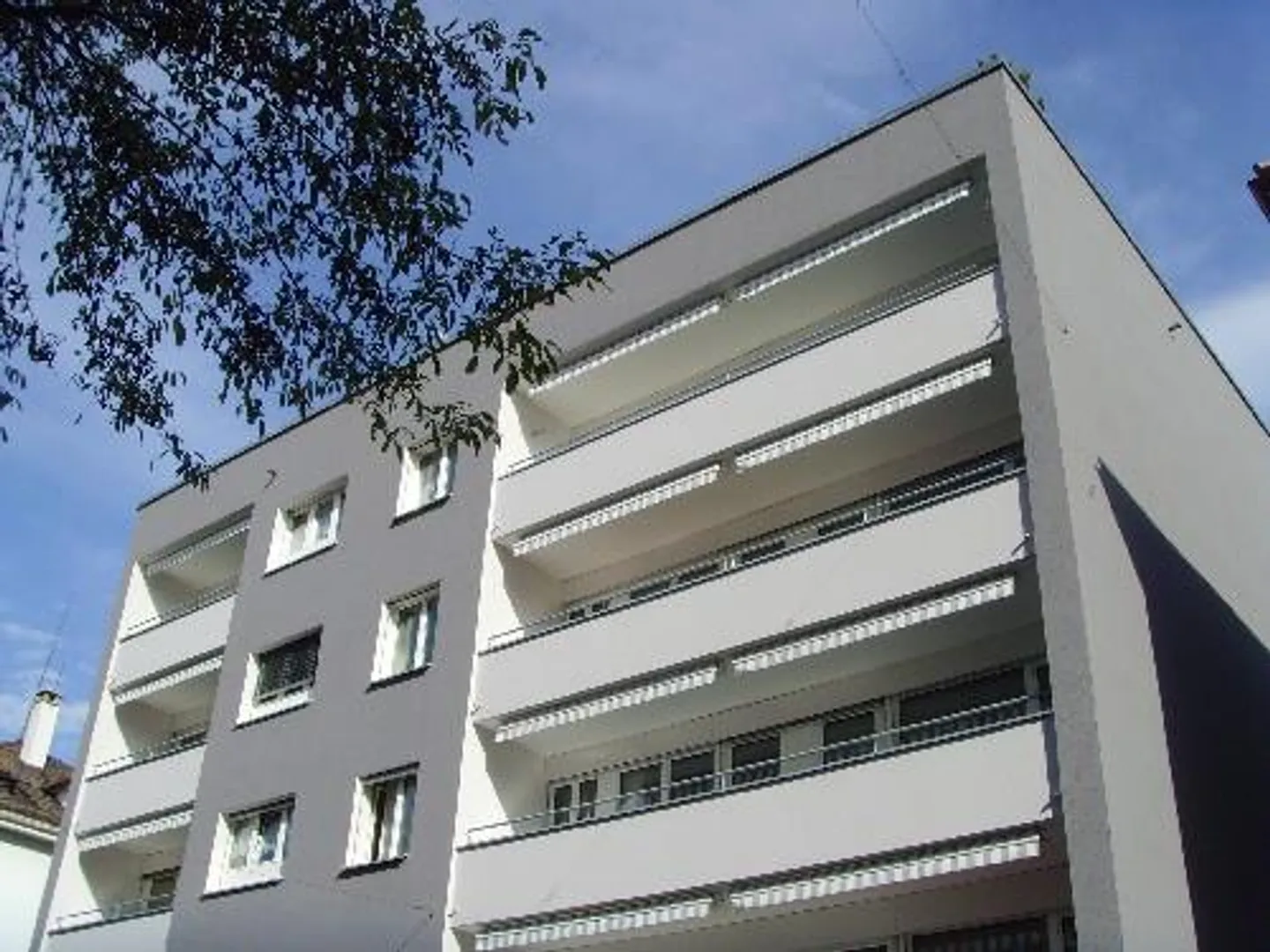 Emplacement central avec vue sur le lac - Photo 1 sur 5