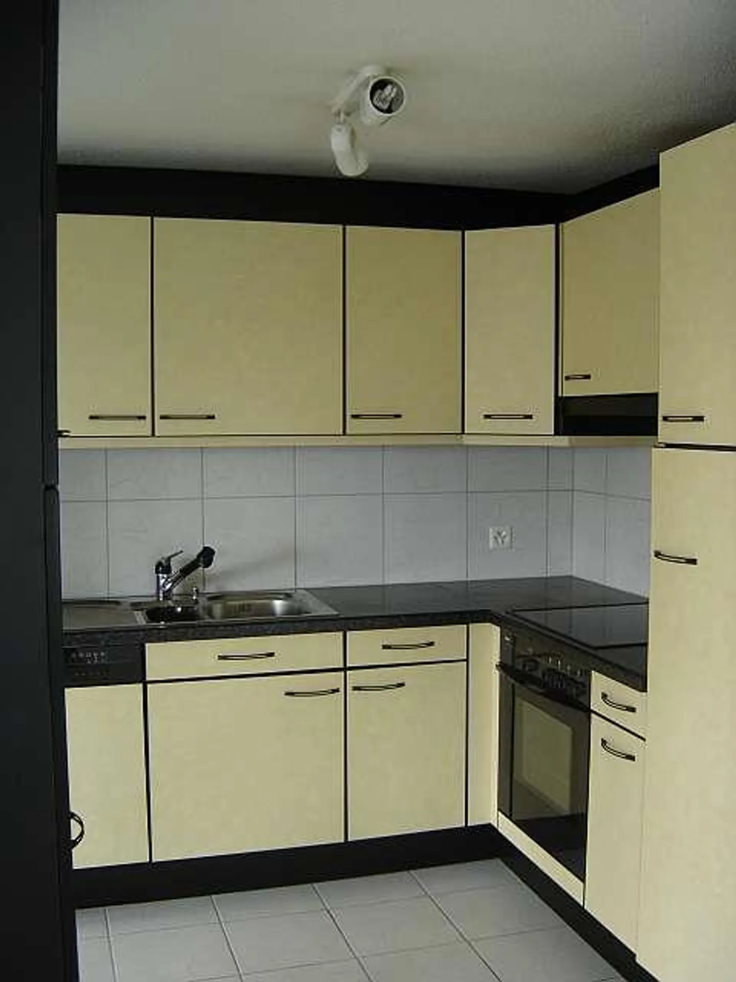 Emplacement central avec vue sur le lac - Photo 2 sur 5