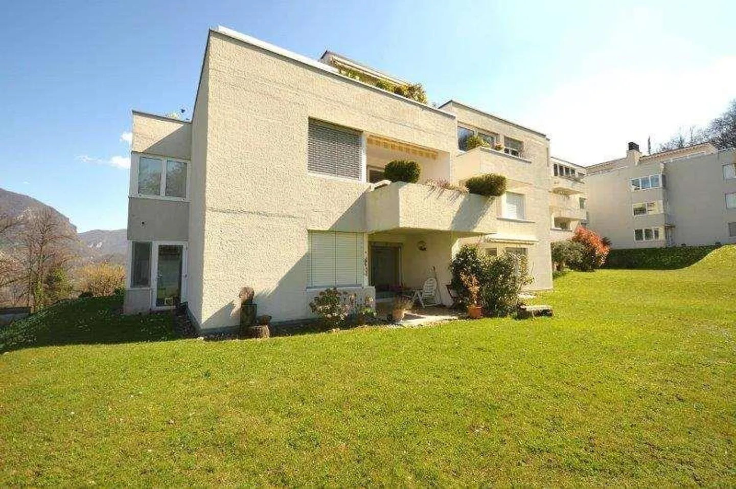 LUGANO CARONA: AMPIO 4.5 LOC. NEL VERDE - Foto 1 di 10