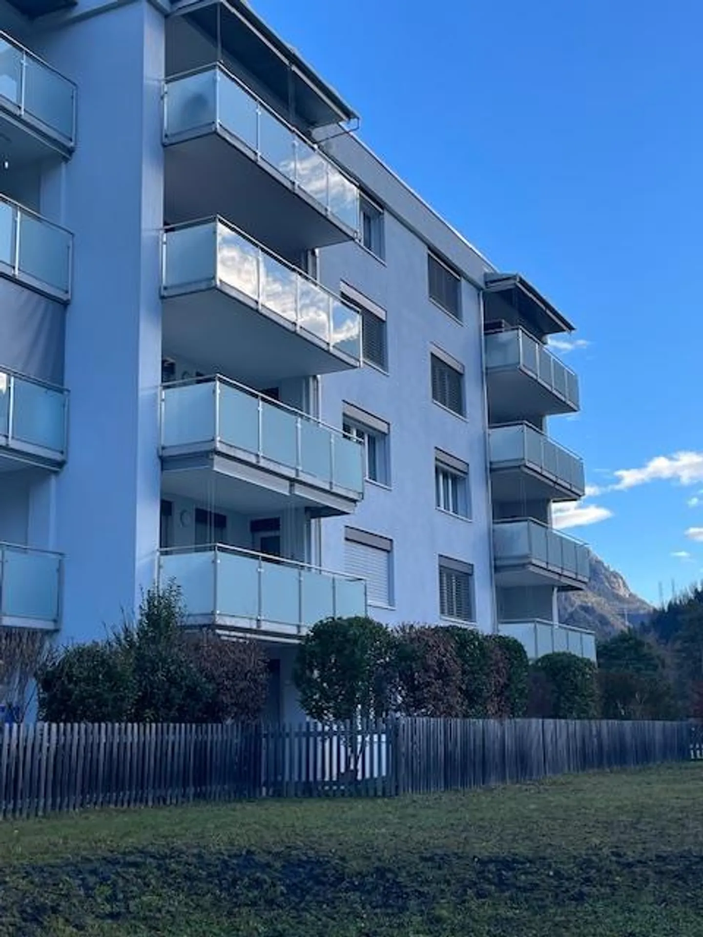 Bright, sunny apartment - Photo 2 of 12