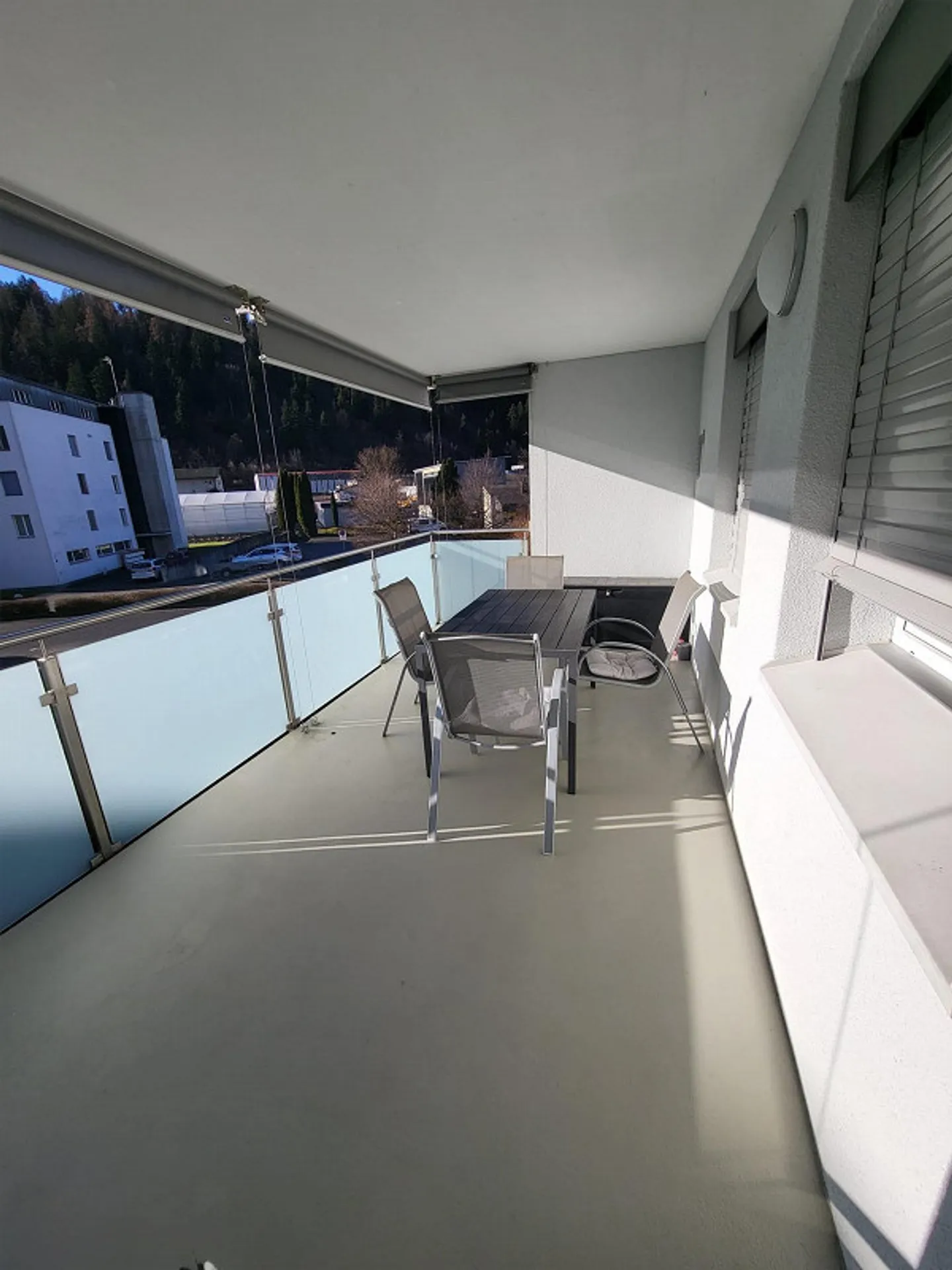 Bright, sunny apartment - Photo 11 of 12