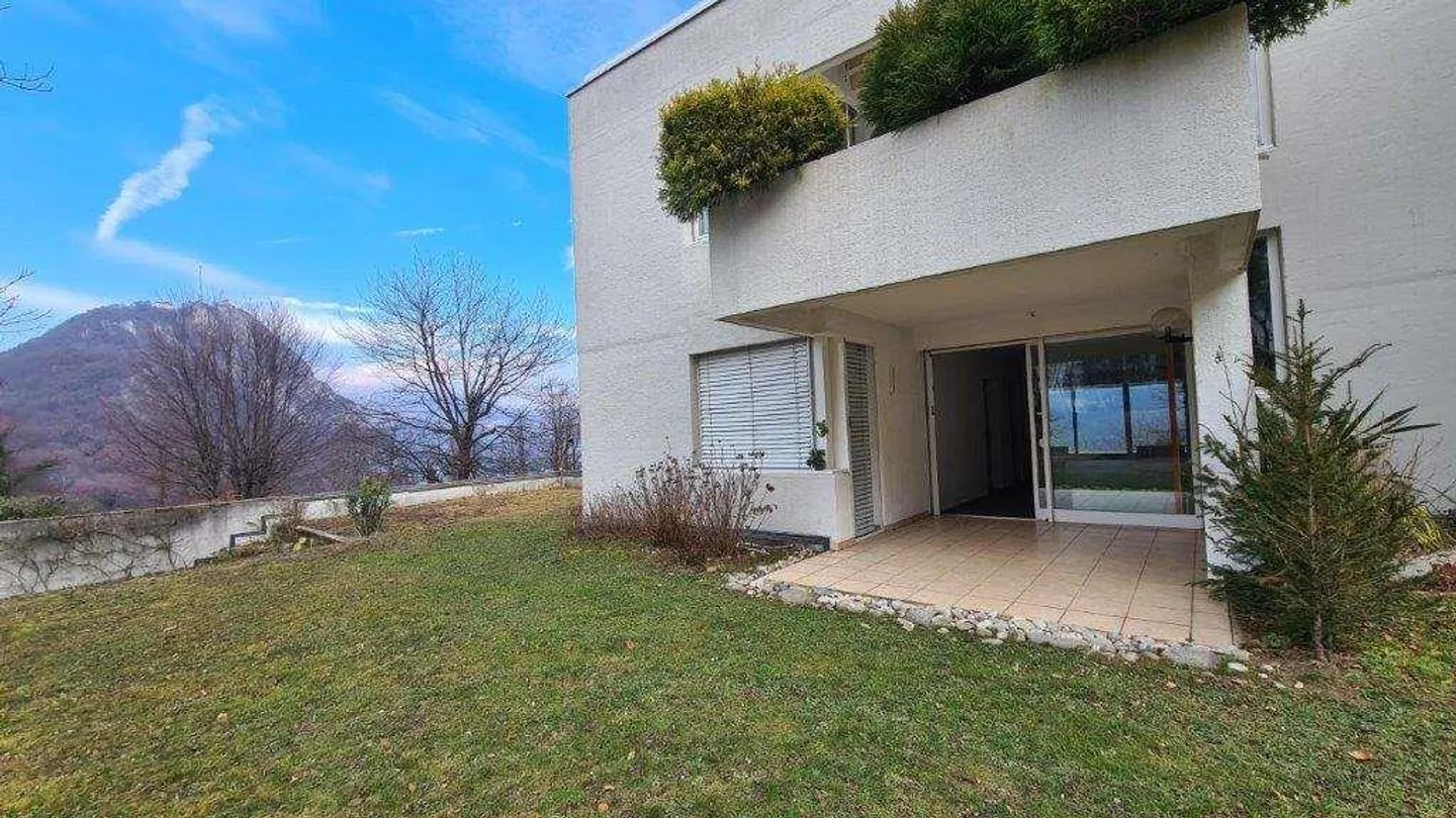 LUGANO CARONA: AMPIO 4.5 LOC. NEL VERDE - Foto 2 di 10