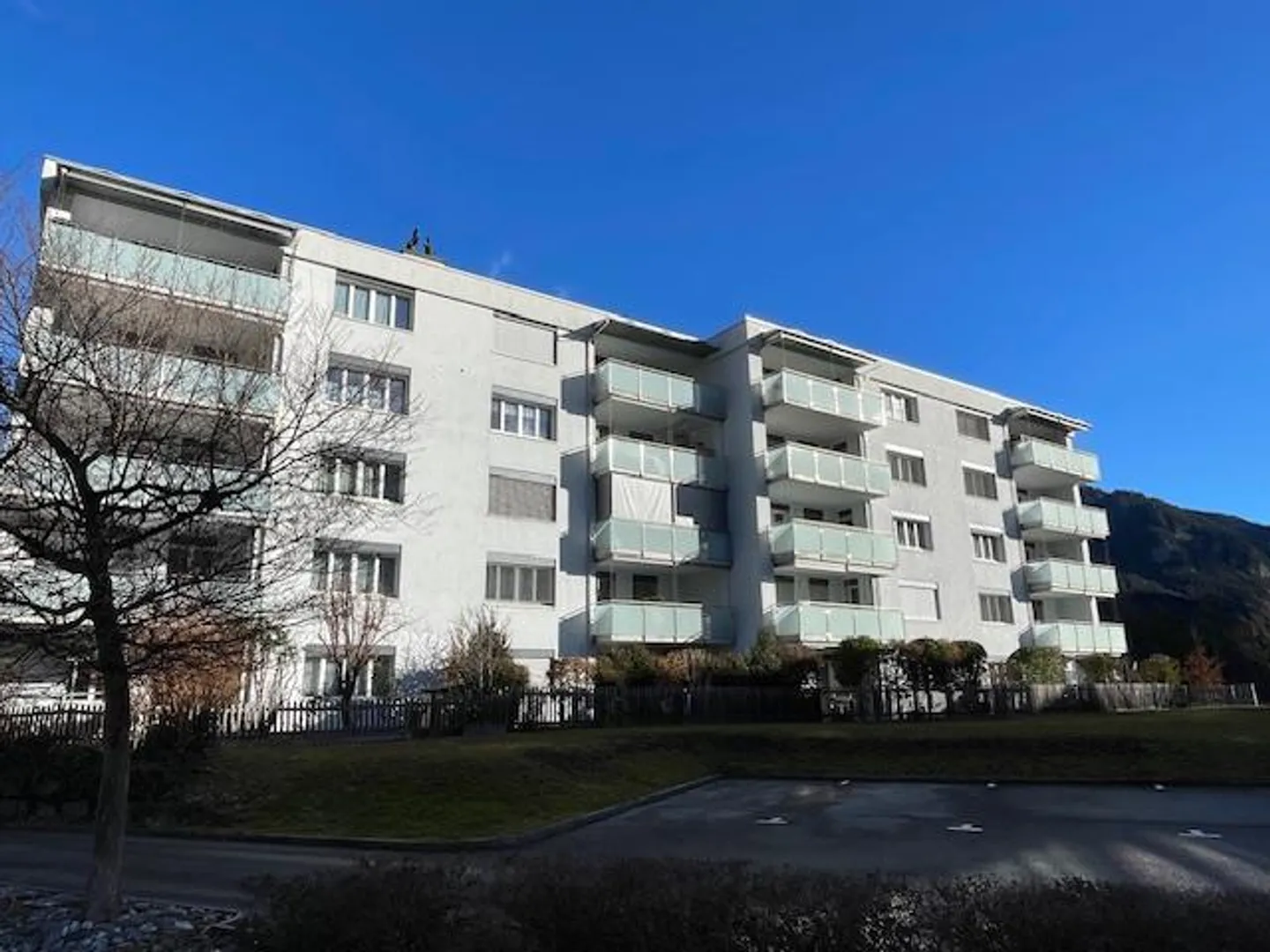Bright, sunny apartment - Photo 1 of 12