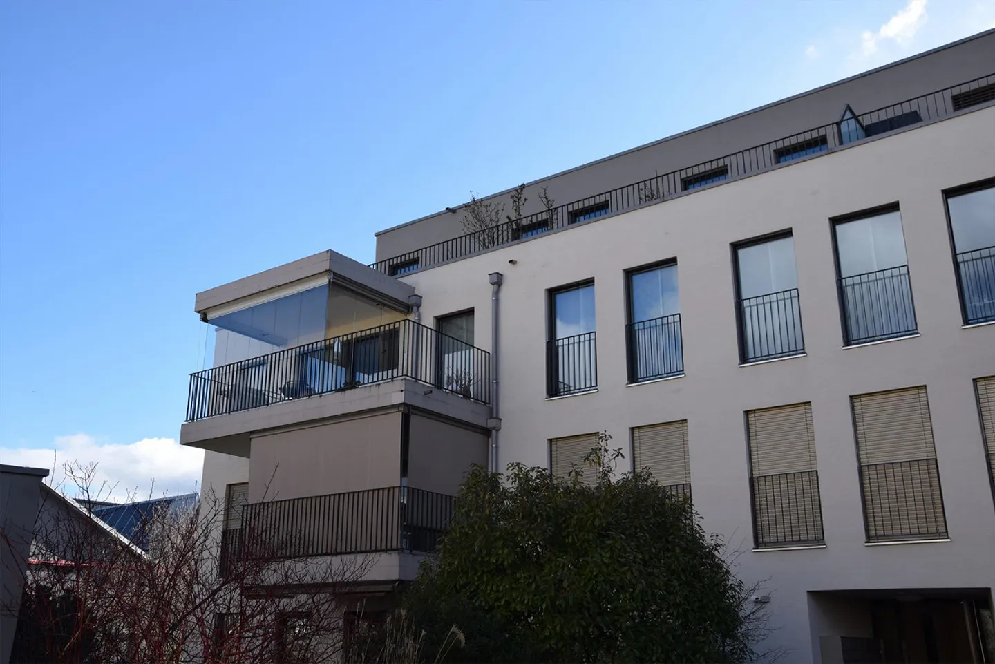 Appartamento 4 1/2 stanze ben curato al 2° piano con due balconi - Foto 4 di 14