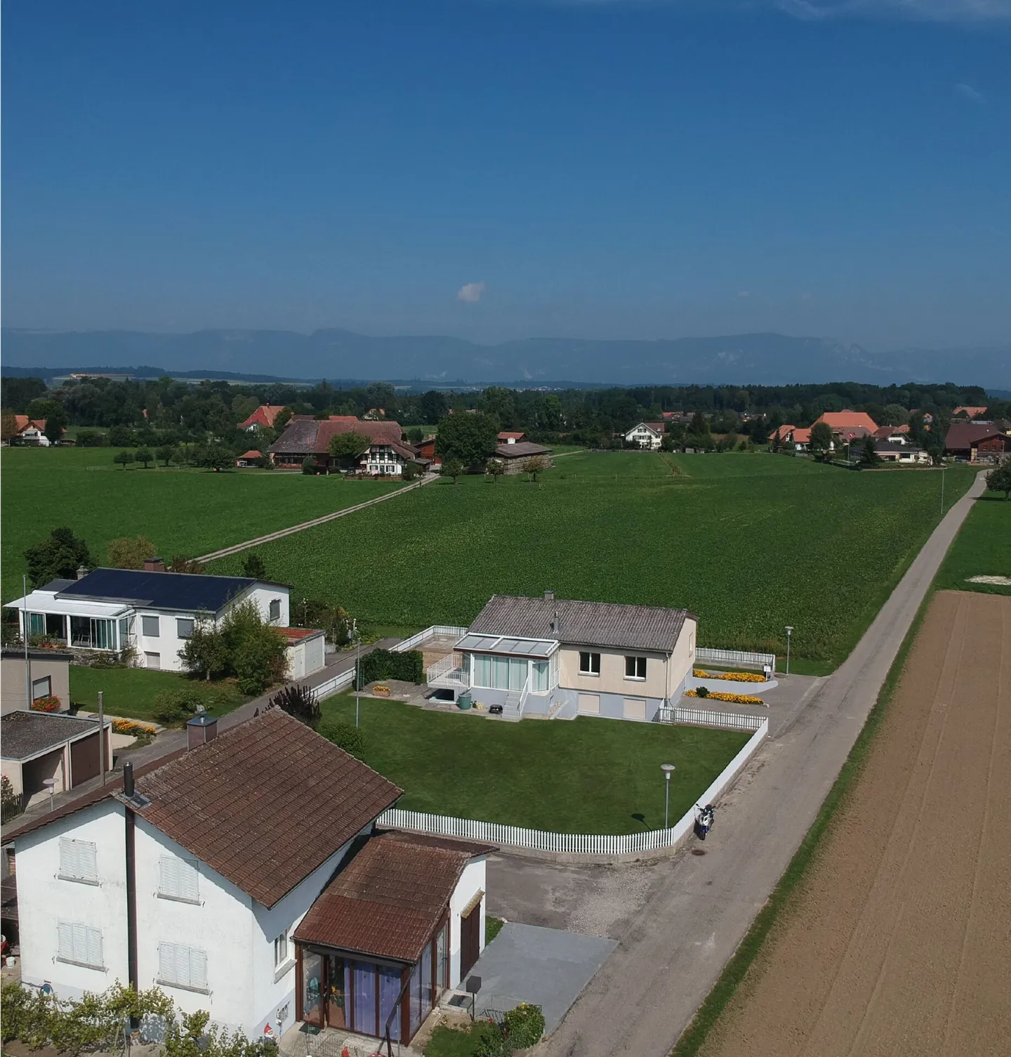 Single-family house in the countryside - Photo 2 of 20