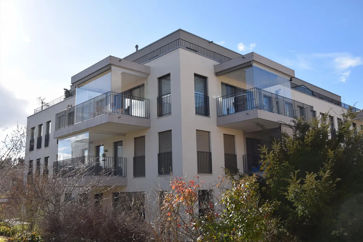 Appartamento 4 1/2 stanze ben curato al 2° piano con due balconi - Foto 5 di 14