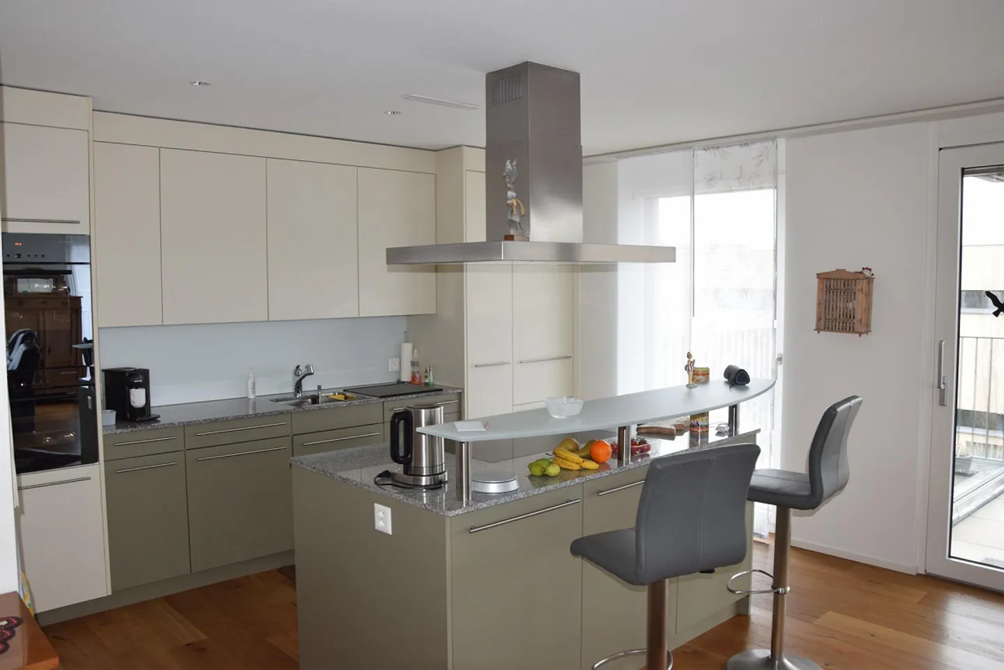 Appartamento 4 1/2 stanze ben curato al 2° piano con due balconi - Foto 8 di 14