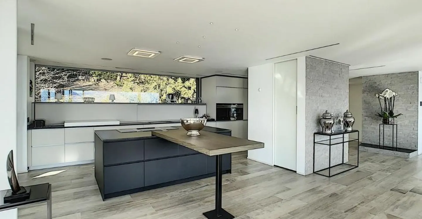 Magnificent property with panoramic view - Photo 3 of 12