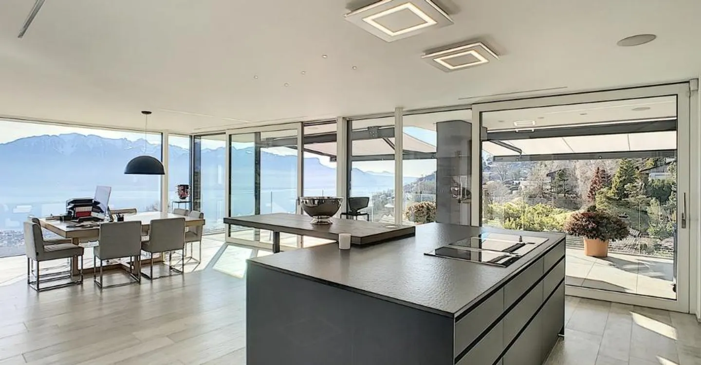 Magnificent property with panoramic view - Photo 4 of 12