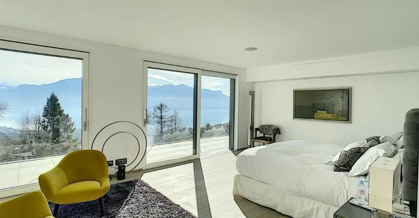 Magnificent property with panoramic view - Photo 5 of 12