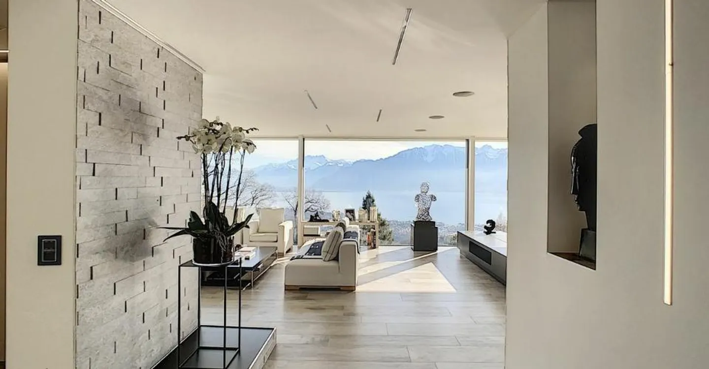 Magnificent property with panoramic view - Photo 11 of 12