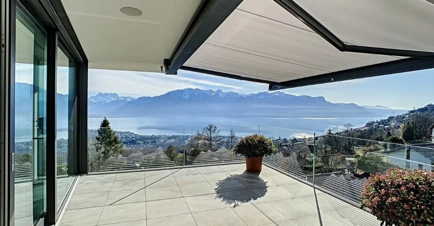 Magnificent property with panoramic view - Photo 12 of 12