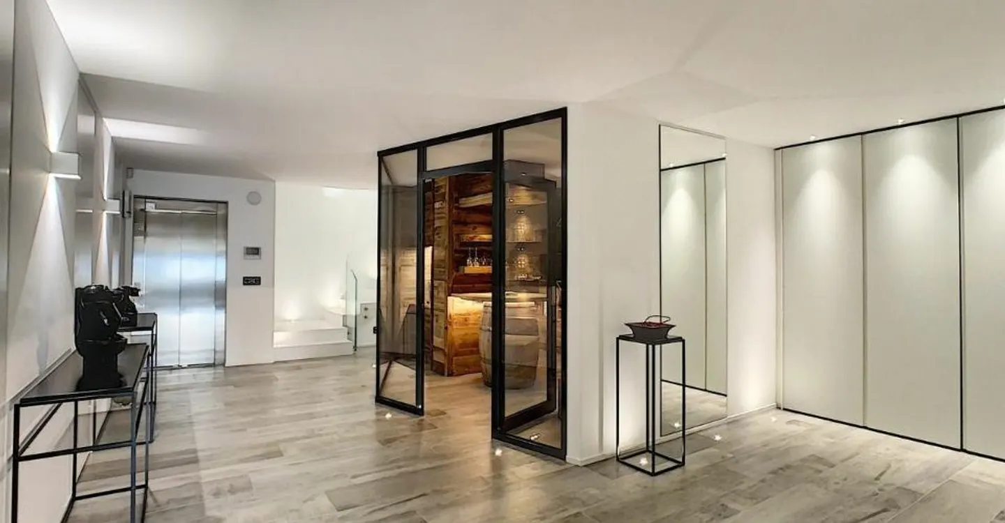 Magnificent property with panoramic view - Photo 8 of 12