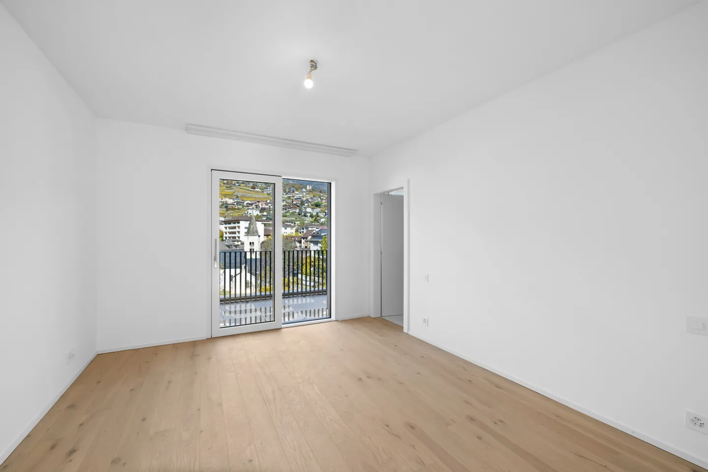 ATTIQUE D'EXCEPTION DE 4.5 PCES CENTRE-VILLE DE SIERRE - Photo 7 sur 17