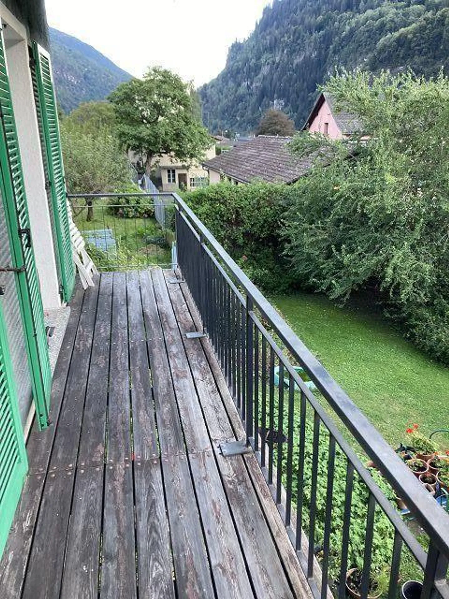 4 1/2-Room Attic Apartment in Two-Family House with Large Garden - Photo 11 of 24