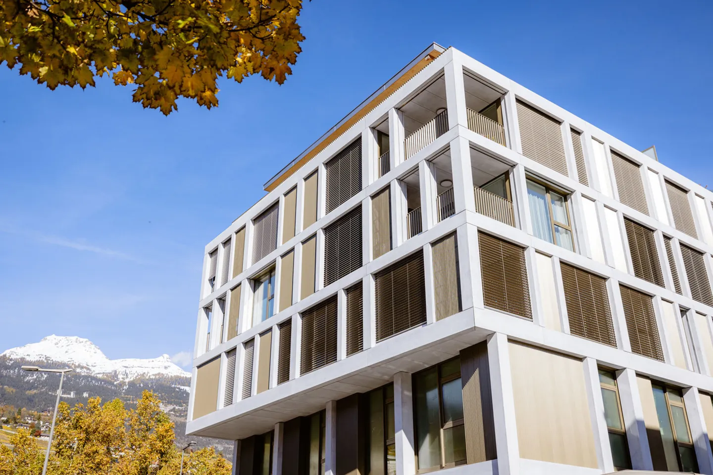 ATTIQUE D'EXCEPTION DE 4.5 PCES CENTRE-VILLE DE SIERRE - Photo 2 sur 17