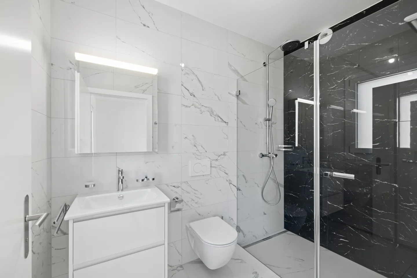 ATTIQUE D'EXCEPTION DE 4.5 PCES CENTRE-VILLE DE SIERRE - Photo 8 sur 17