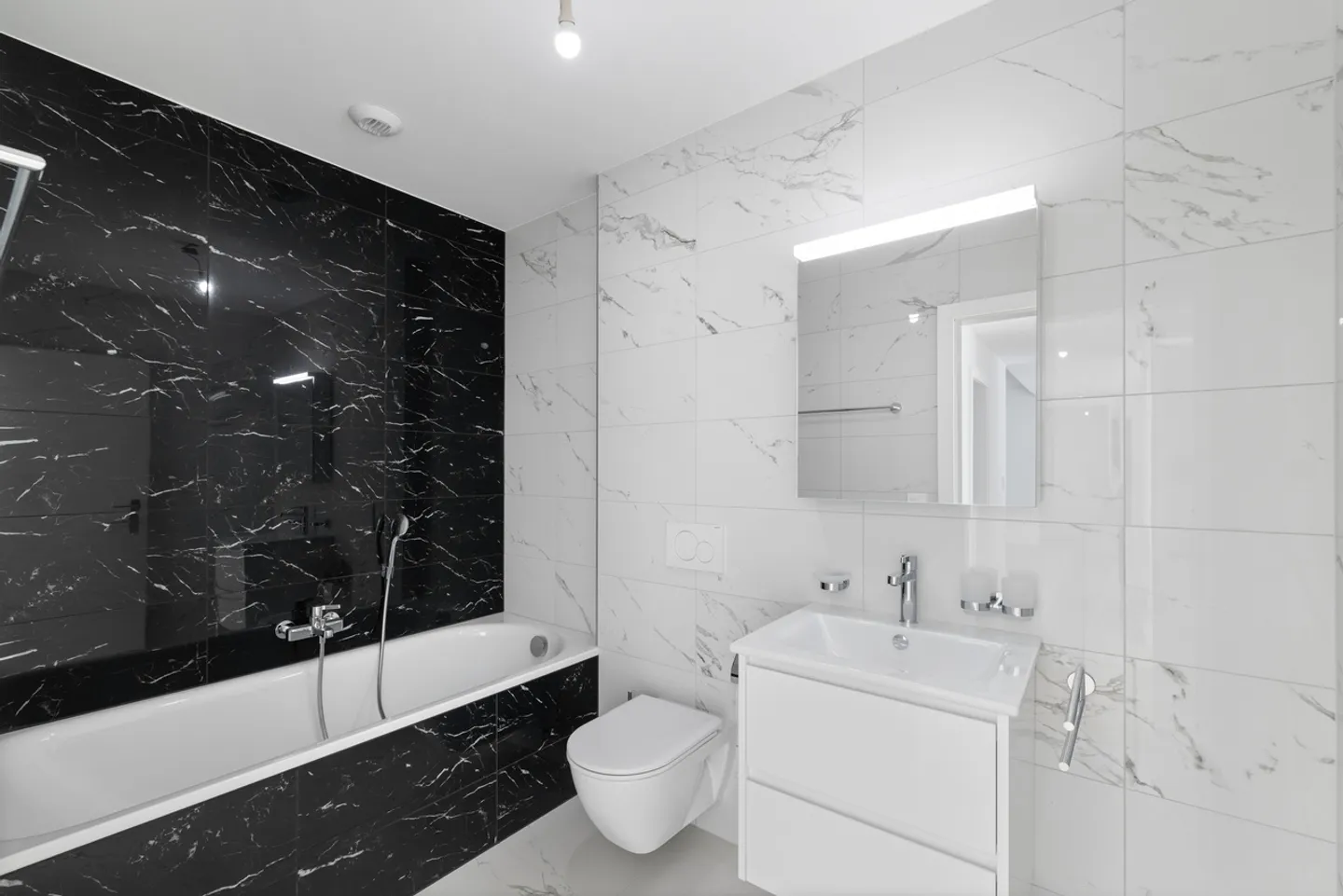 ATTIQUE D'EXCEPTION DE 4.5 PCES CENTRE-VILLE DE SIERRE - Photo 9 sur 17