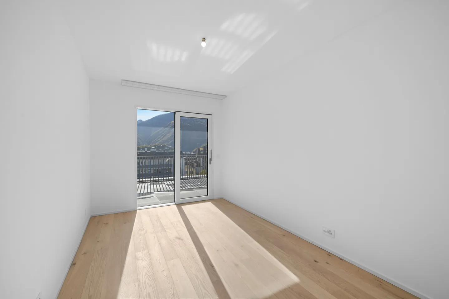 ATTIQUE D'EXCEPTION DE 4.5 PCES CENTRE-VILLE DE SIERRE - Photo 11 sur 17