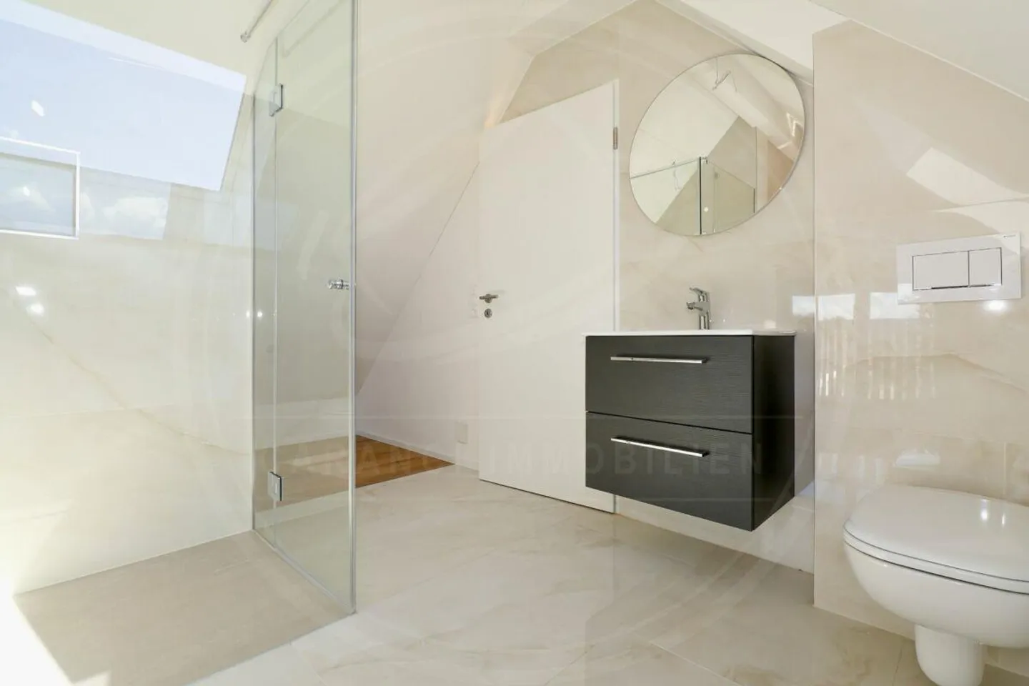 Vivere moderno su due livelli - Appartamento maisonette di 3 stanze con charme - Foto 10 di 12