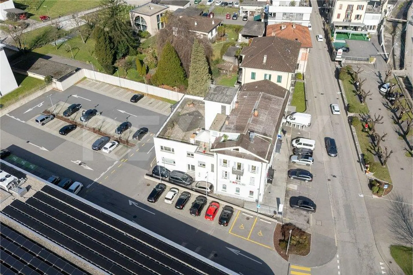 Bâtiment commercial et résidentiel avec revenu stable - Photo 7 sur 13