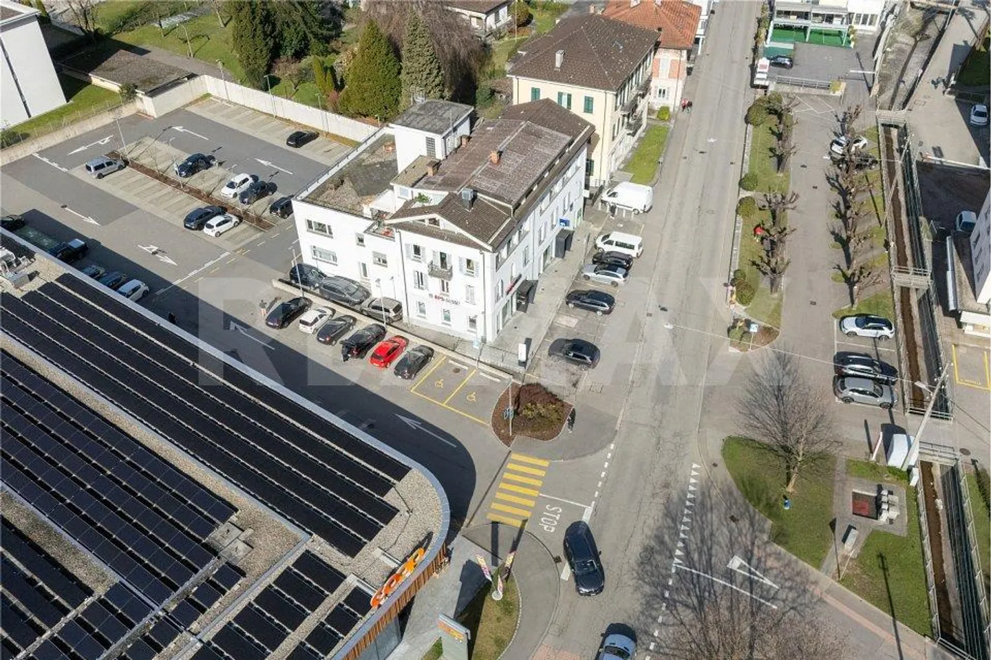 Bâtiment commercial et résidentiel avec revenu stable - Photo 8 sur 13