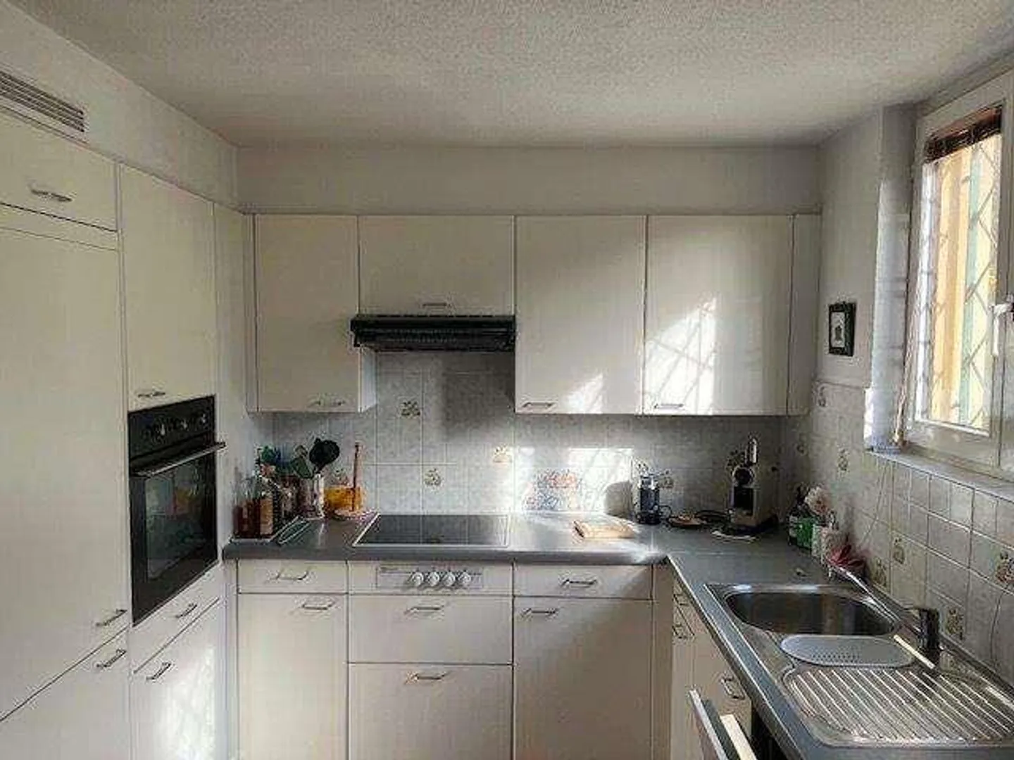 GERÄUMIGE WOHNUNG 4,5 ZIMMER MIT GARTEN - Foto 3 von 6