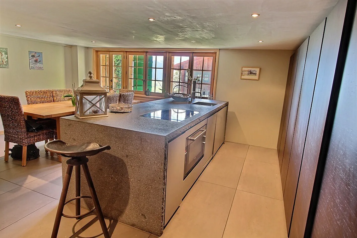 Exceptional property with stunning views of the valley - Photo 11 of 13