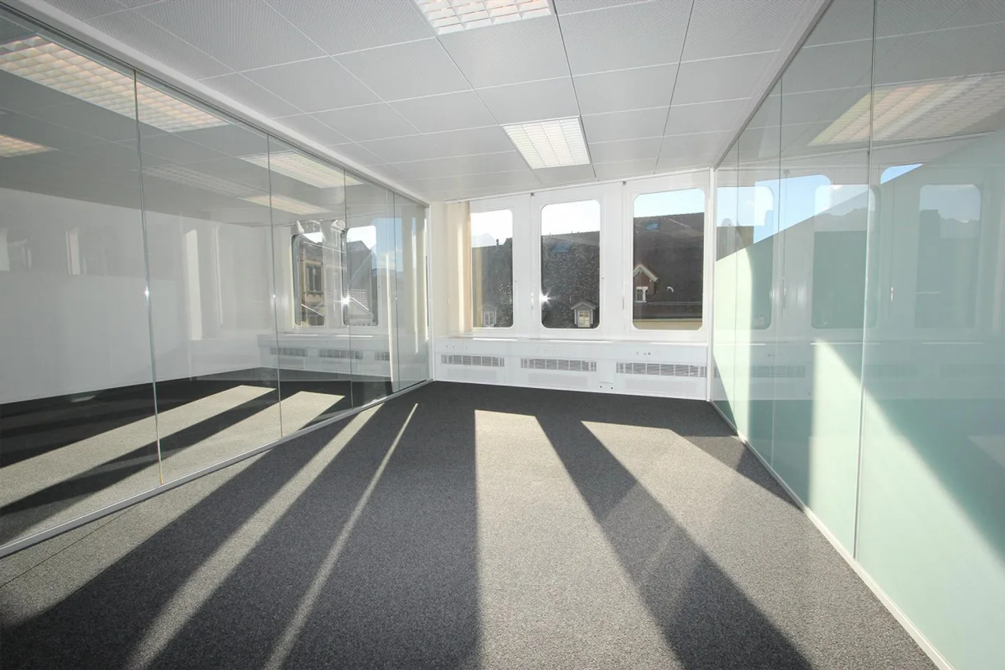 *Starthilfe von einem Nettomietzins* für die grosszügige Büro-/Gewerbe - Foto 3 von 10