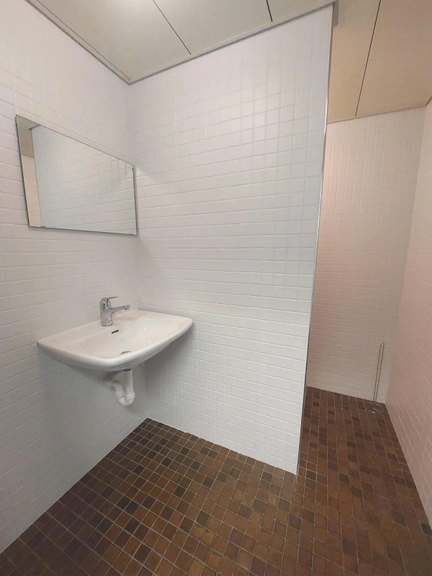 *Starthilfe von einem Nettomietzins* für die grosszügige Büro-/Gewerbe - Foto 9 von 10