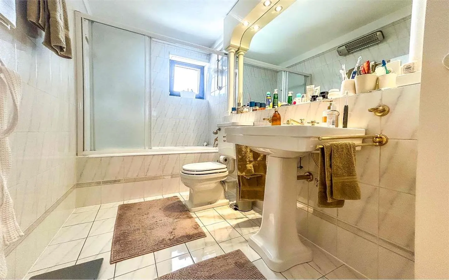 Villa with pool and open view - Photo 13 of 13