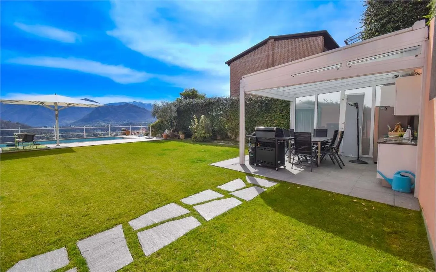 Villa with pool and open view - Photo 6 of 13