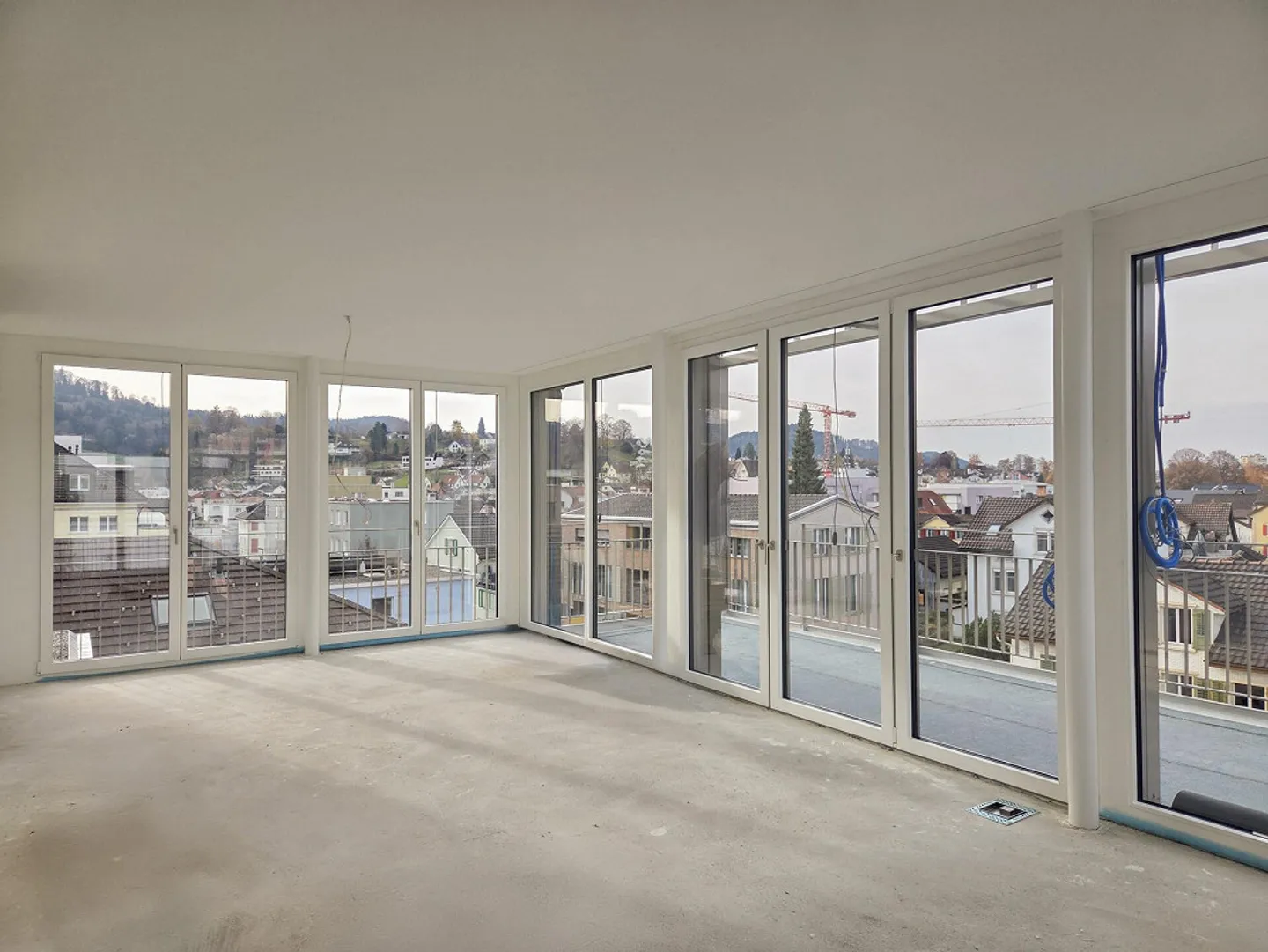 Modern 4.5-room penthouse apartment in a central location in Flawil - Photo 1 of 6