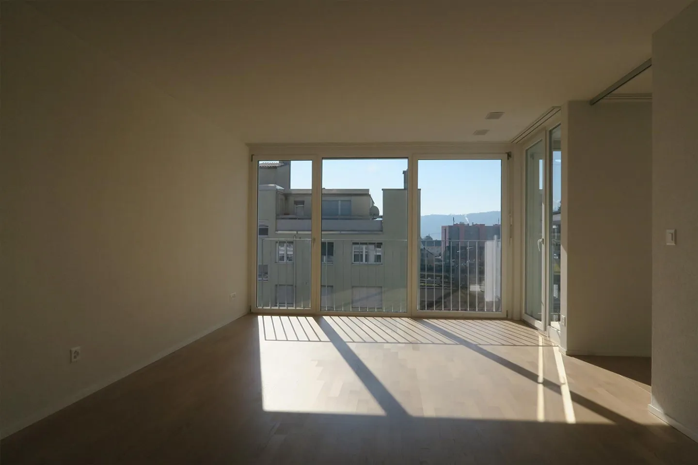 Modernes Apartment mit Balkon - Foto 5 von 11