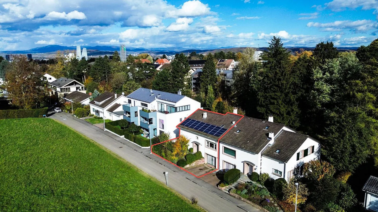 Maison semi-détachée de 5,5 pièces dans le meilleur emplacement sur Bruderholz - Photo 3 sur 27