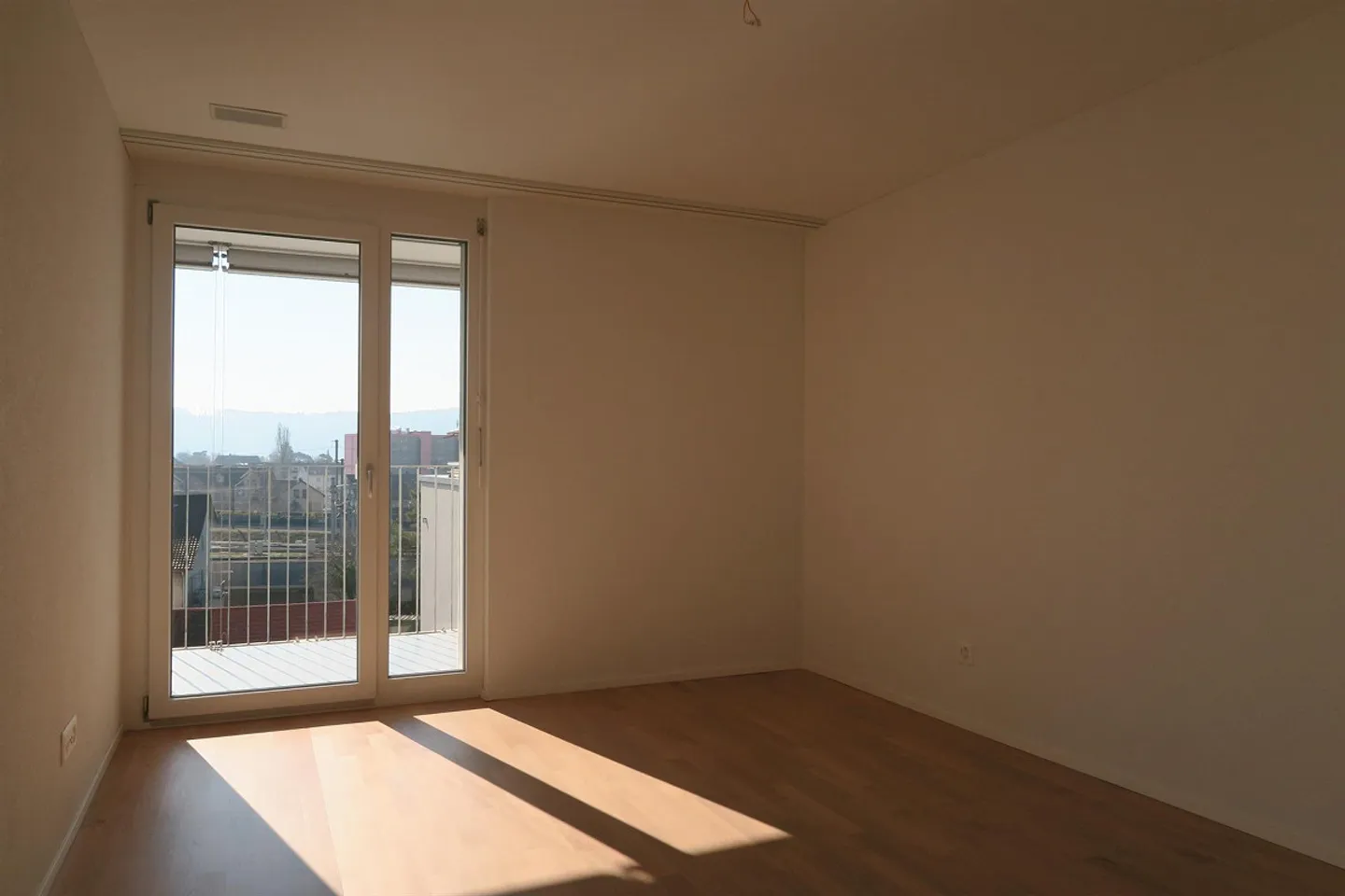 Modernes Apartment mit Balkon - Foto 10 von 11
