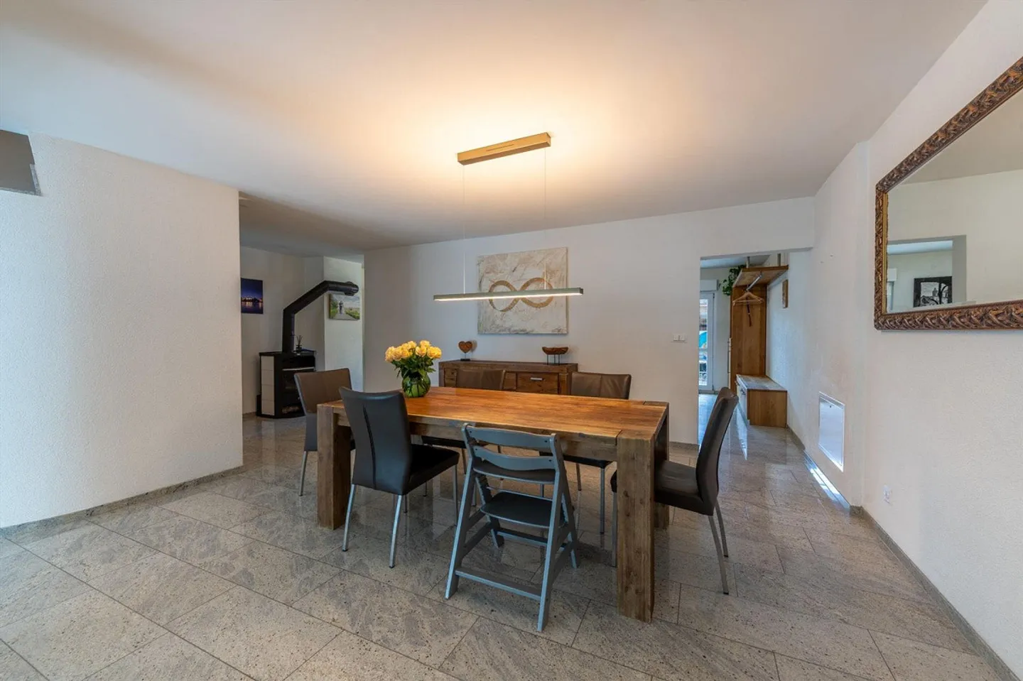 Ein Zuhause zum Wohlfühlen: Stilvoll wohnen mit viel Platz - Foto 4 von 13