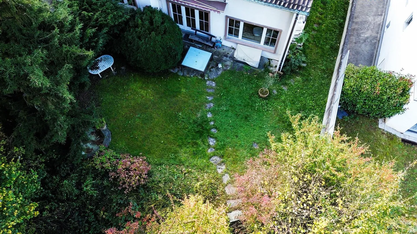 Maison semi-détachée de 5,5 pièces dans le meilleur emplacement sur Bruderholz - Photo 24 sur 27