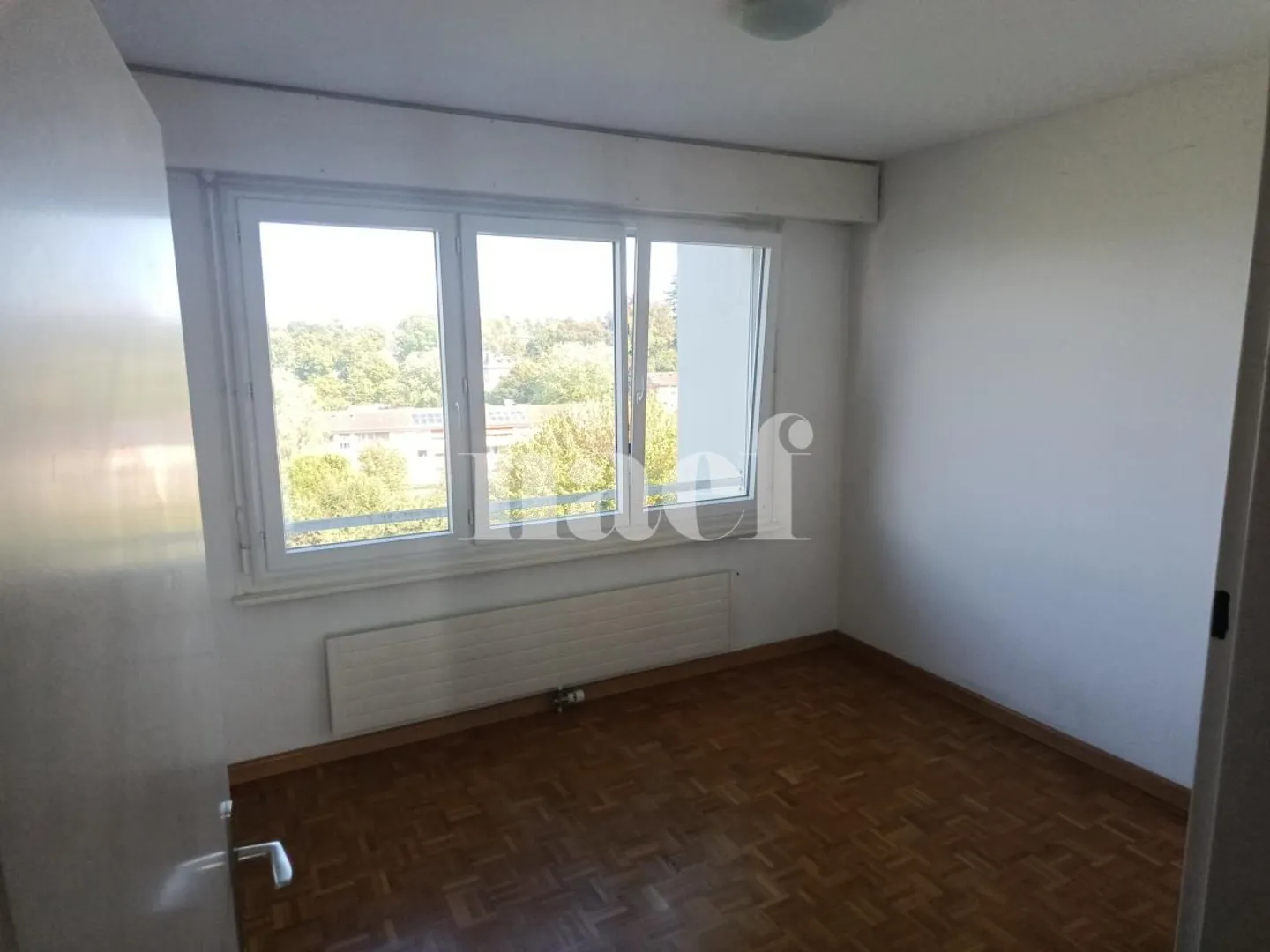 Appartement spacieux avec balcons - Photo 7 sur 12