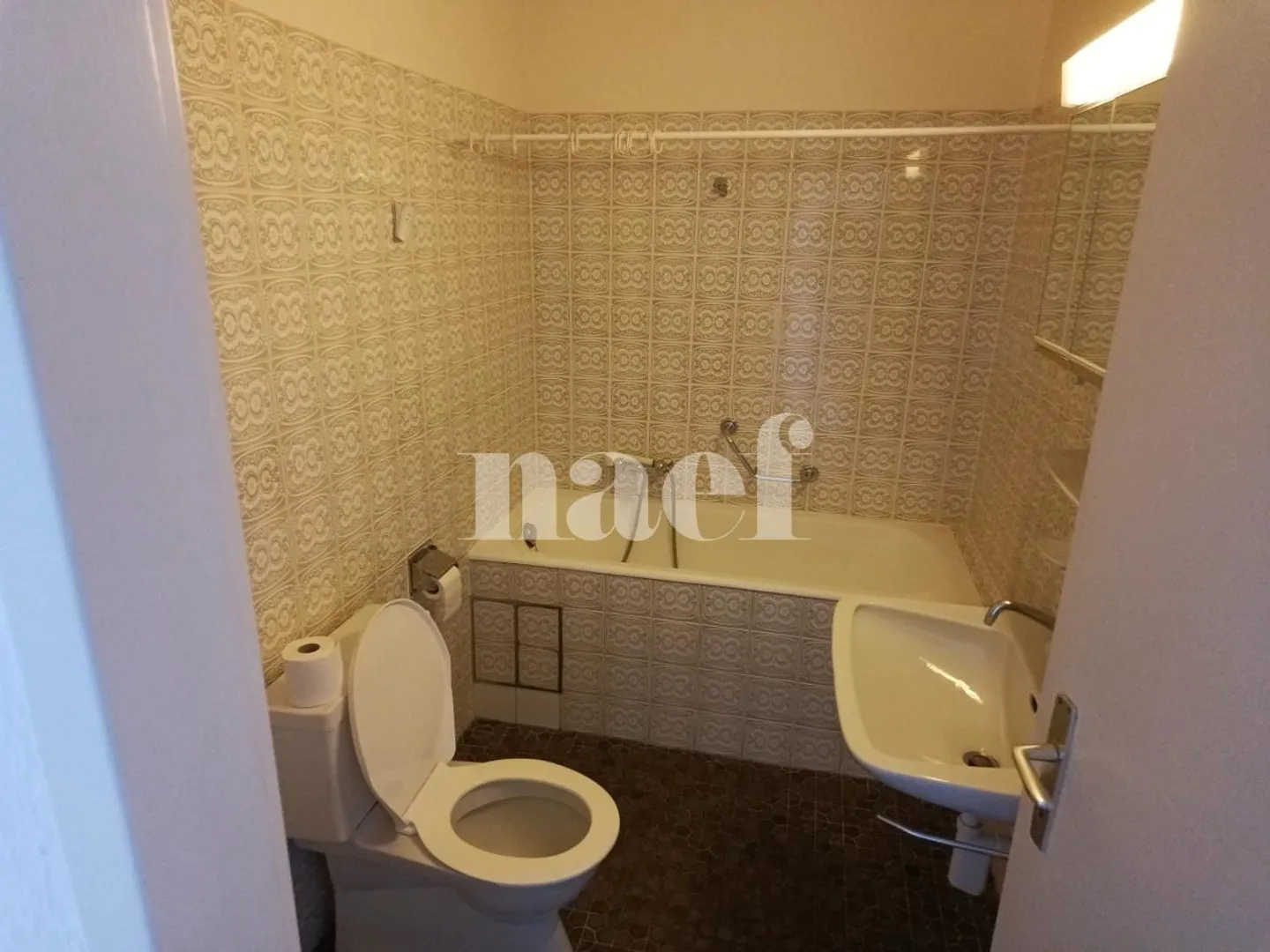 Appartement spacieux avec balcons - Photo 8 sur 12