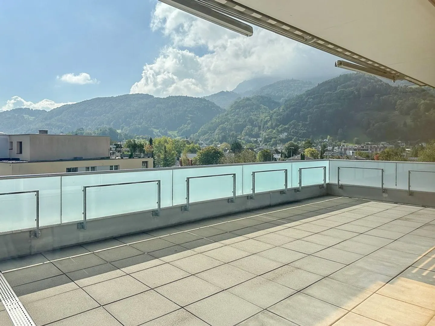 Pacchetto Immobiliare Attraente - Due MFH in una Posizione Centrale - Foto 6 di 11