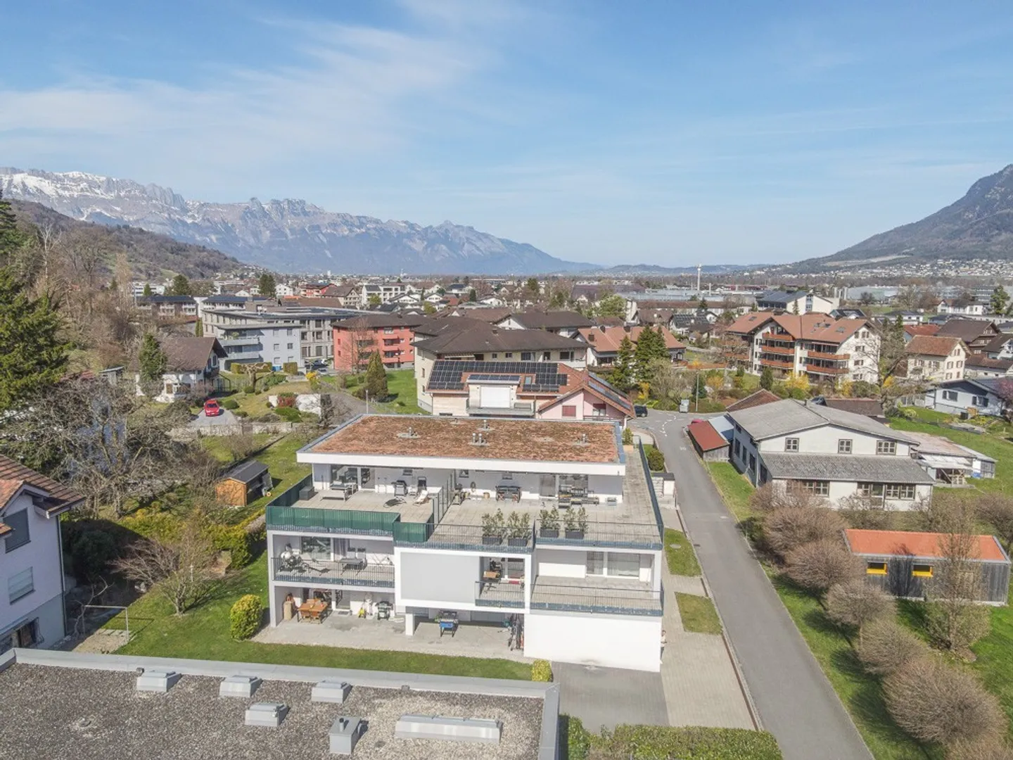 Pacchetto Immobiliare Attraente - Due MFH in una Posizione Centrale - Foto 8 di 11