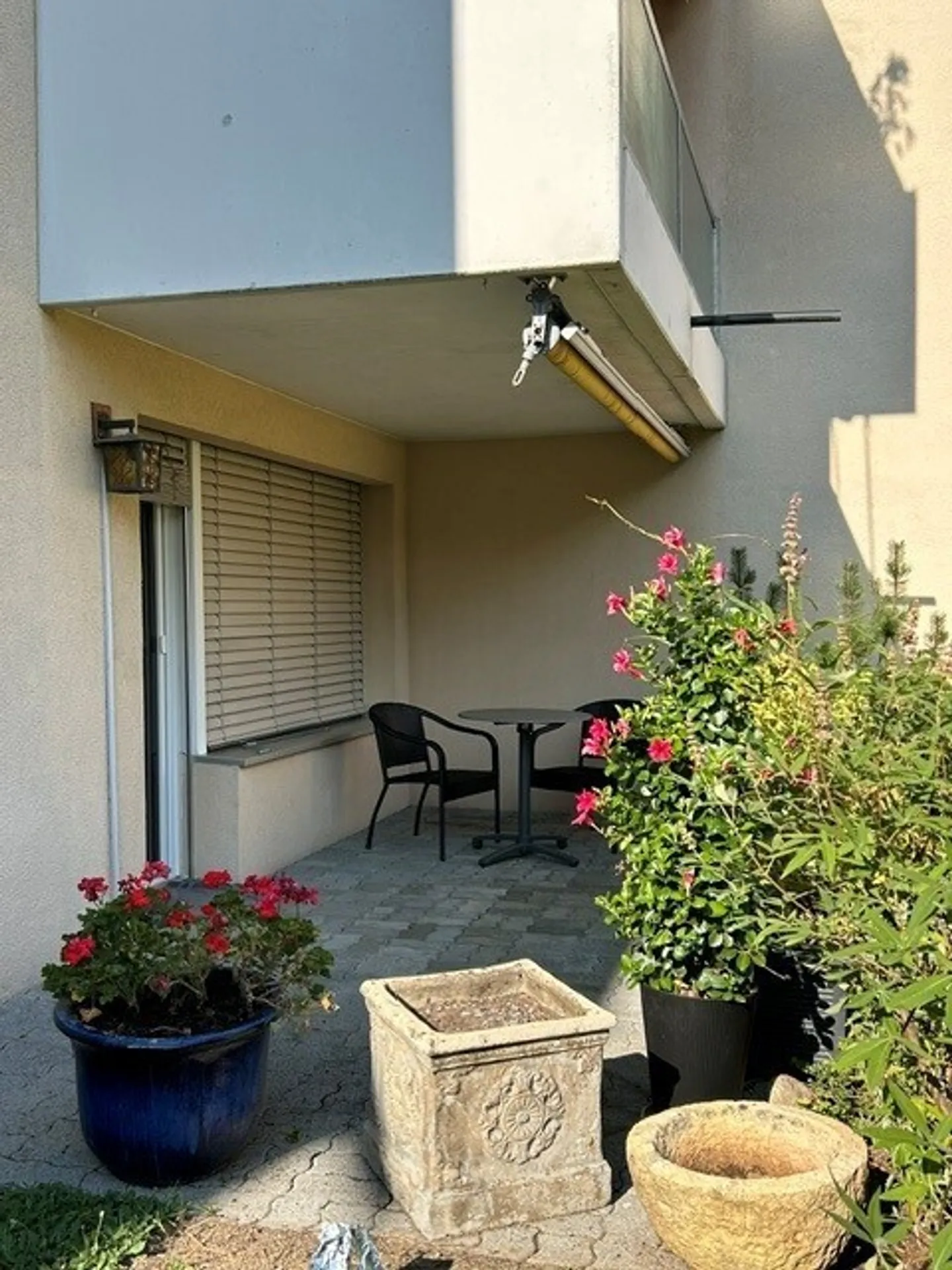 Renovated Apartment with Balcony - Photo 5 of 6